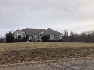 140 Hidden Hills Dr, Pataskala, OH 43062