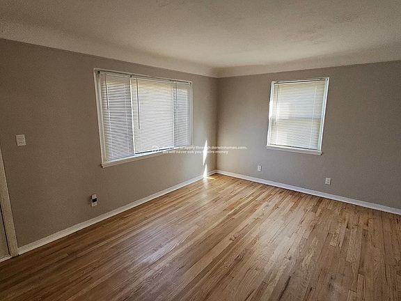3rd image of 15045 Grapeland Ave