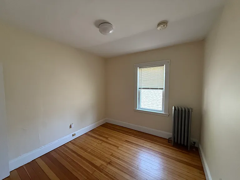 899 Broadway #4 — Photo 9