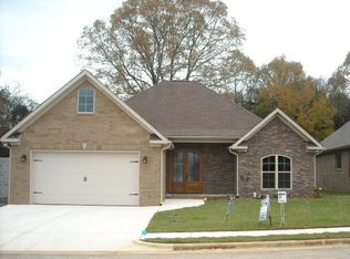 172 Rolling Brook Dr, Rogersville, AL 35652