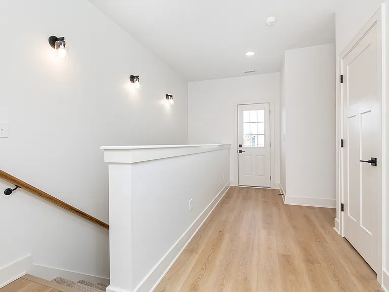 1313 E 22nd St — Photo 15