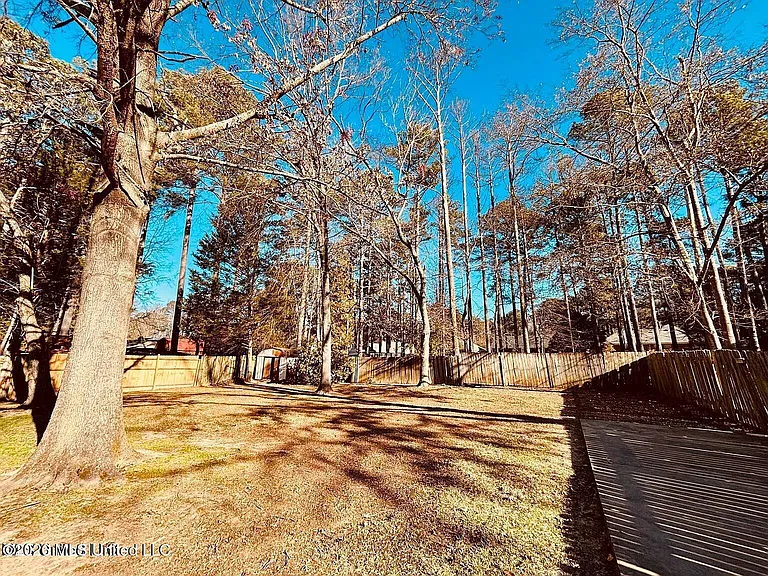 543 Traceview Rd — Photo 12