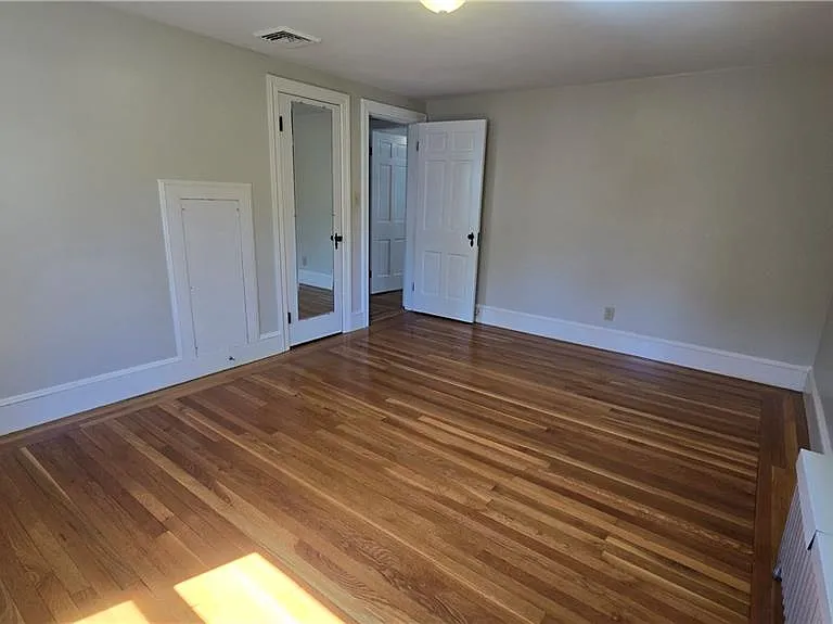 63 La Salle Dr — Photo 10