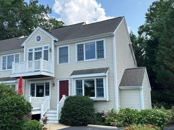 235 Carver Rd APT 9, Plymouth, MA 02360