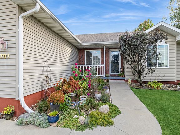 2nd image of 701 W Scenic Valley Dr