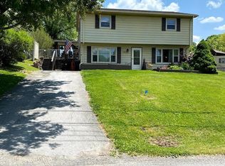 201 Rock House Rd, Lester, WV 25865