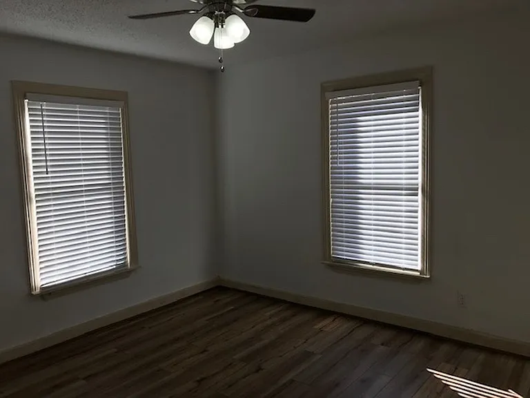 742 S La Salle Dr — Photo 10