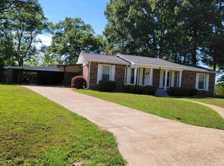 45 S Dixie Ln, Jackson, TN 38301