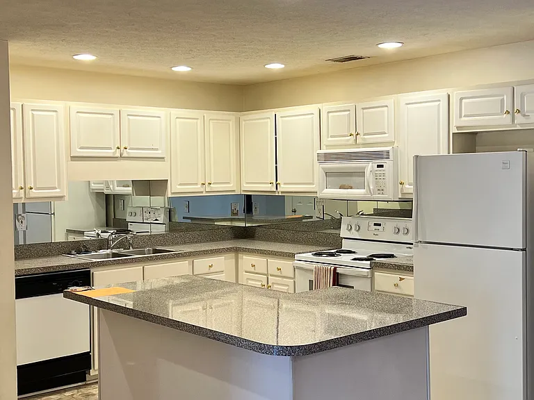 4204 Browns Ln #204 — Photo 5