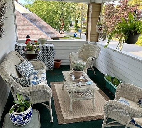Porch upstairs