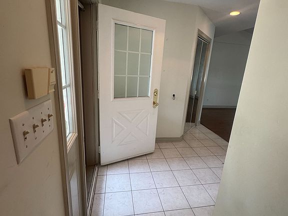 3rd image of 72 Ridge Rd S