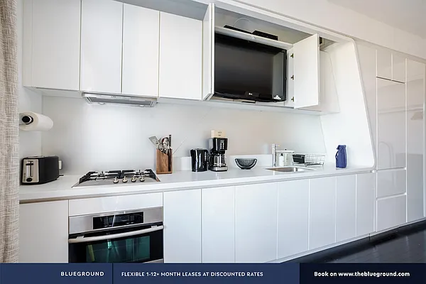 Rented by The Blueground | media 29