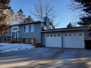 659 Spruce St, Dickinson, ND 58601