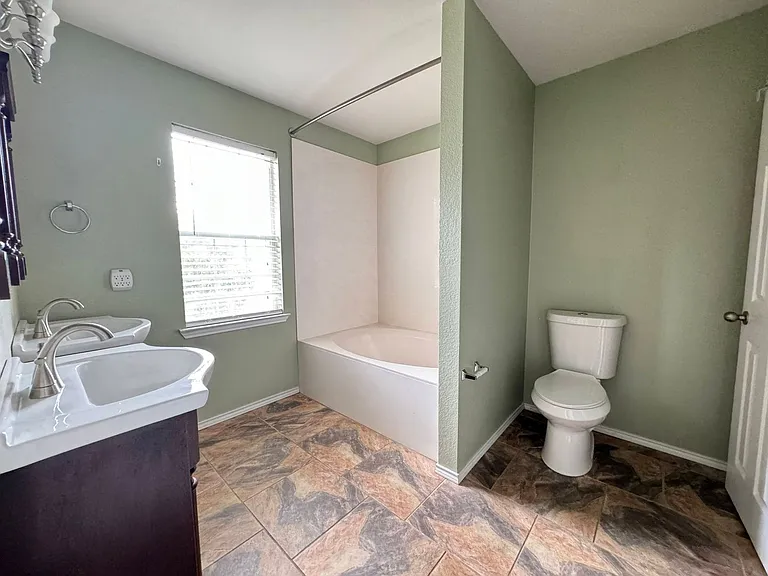 813 Draco Dr — Photo 13
