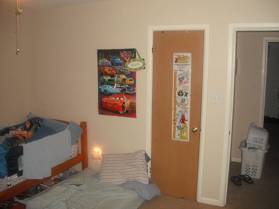 3rd image of 4104 Meadowbrook Dr