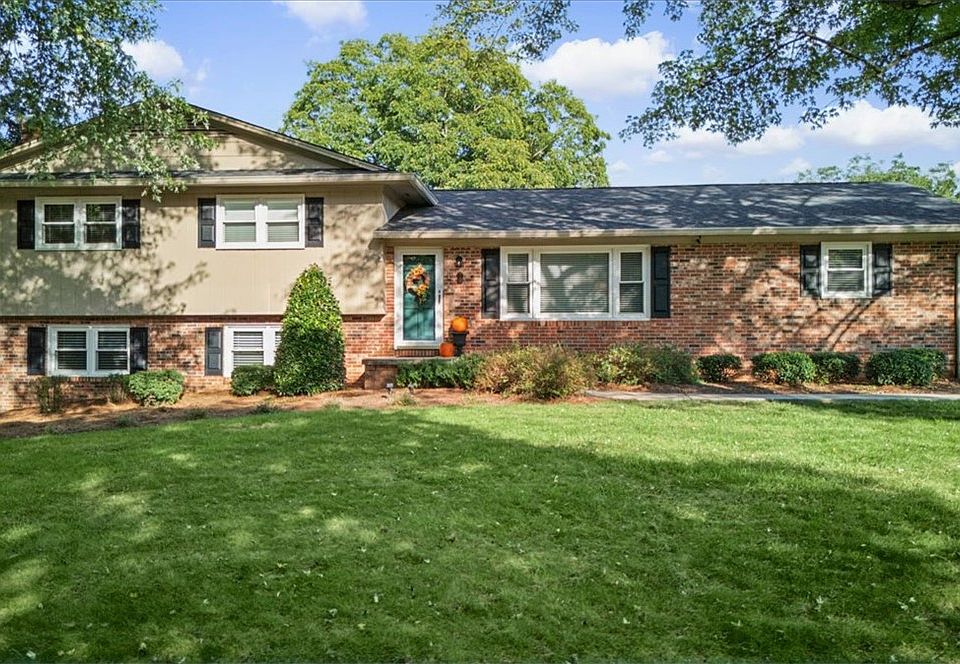 1st image of 430 Lakeview Dr