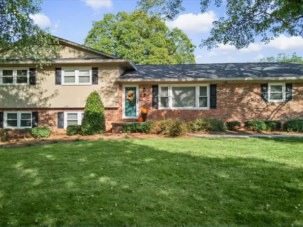 430 Lakeview Dr, Liberty, SC 29657