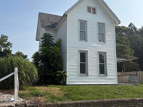 2nd image of 218 Randolph St