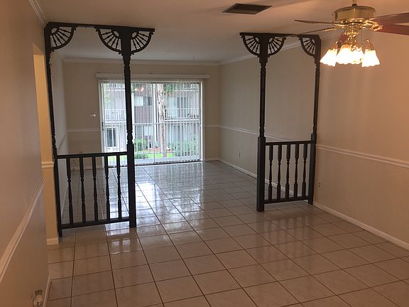 3rd image of 4610 W Gray St Unit 207