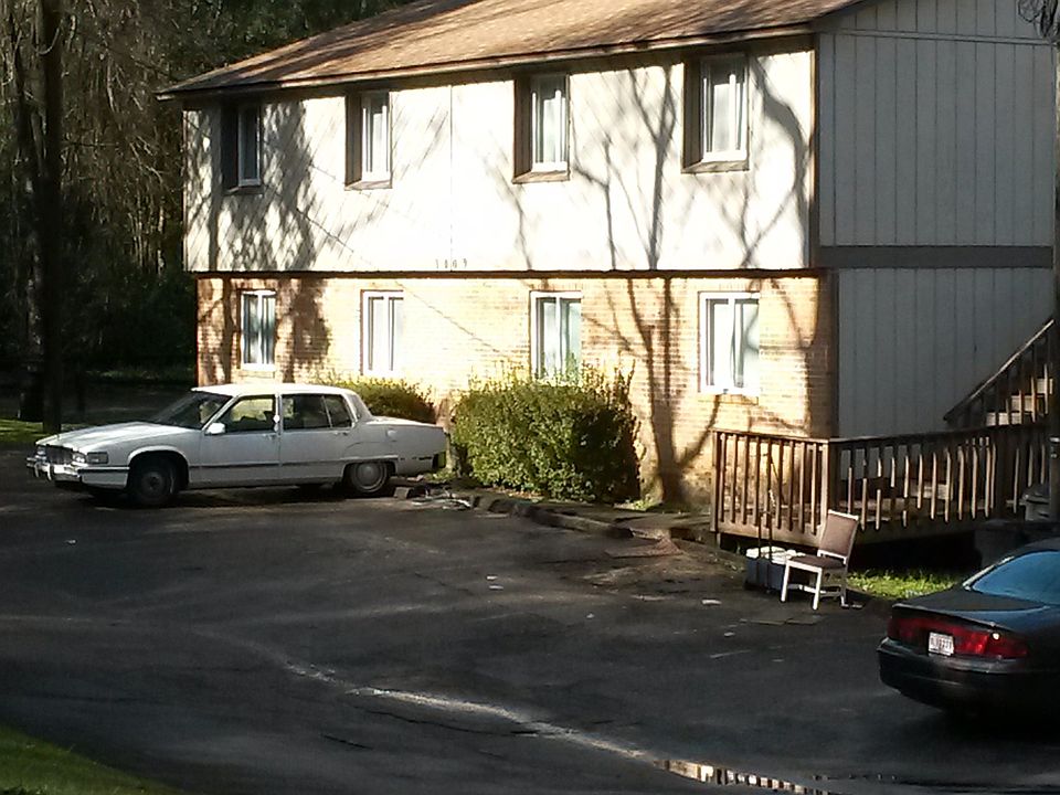 1st image of 3009 Oak Hammock Ln APT B