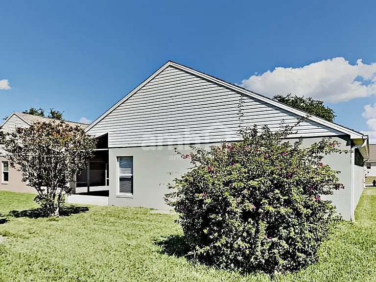 992 Stanvoy St — Photo 24