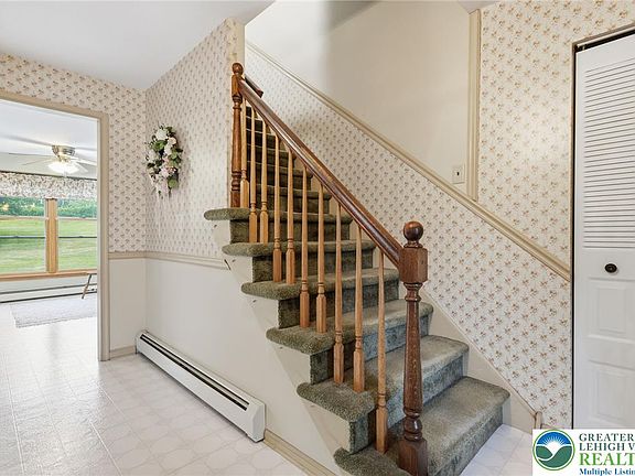4th image of 5712 Nina Cir