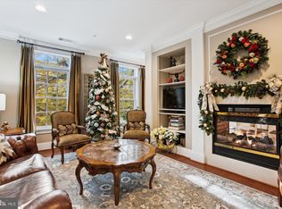 540 2nd St APT 204, Alexandria, VA 22314
