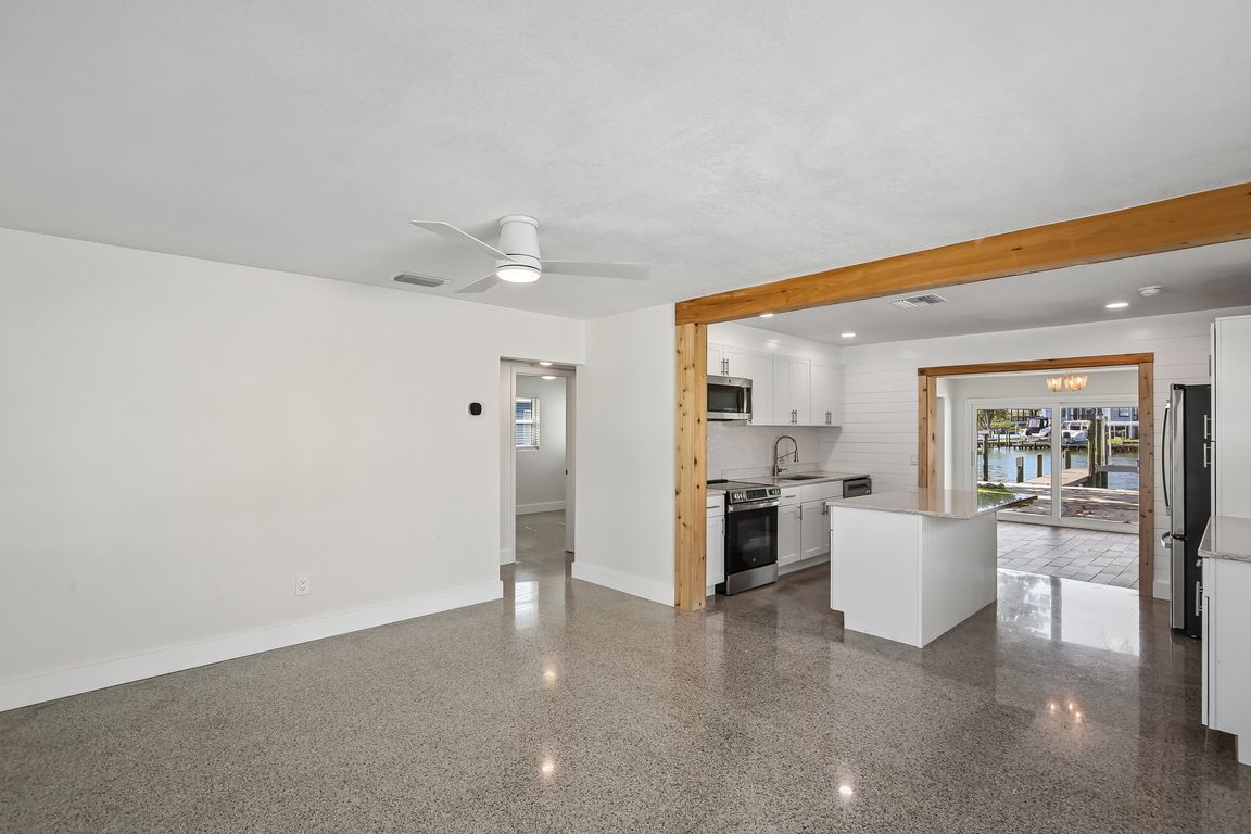 Bahia Vista Dr-S2205-004.jpg