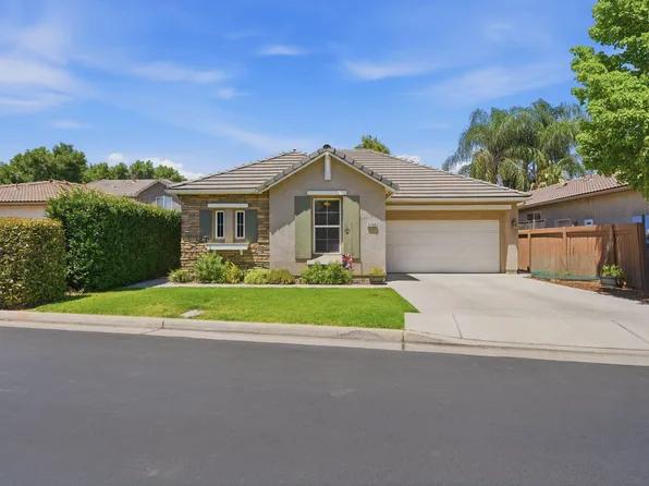 5102 W Fiano, Visalia, CA 93291