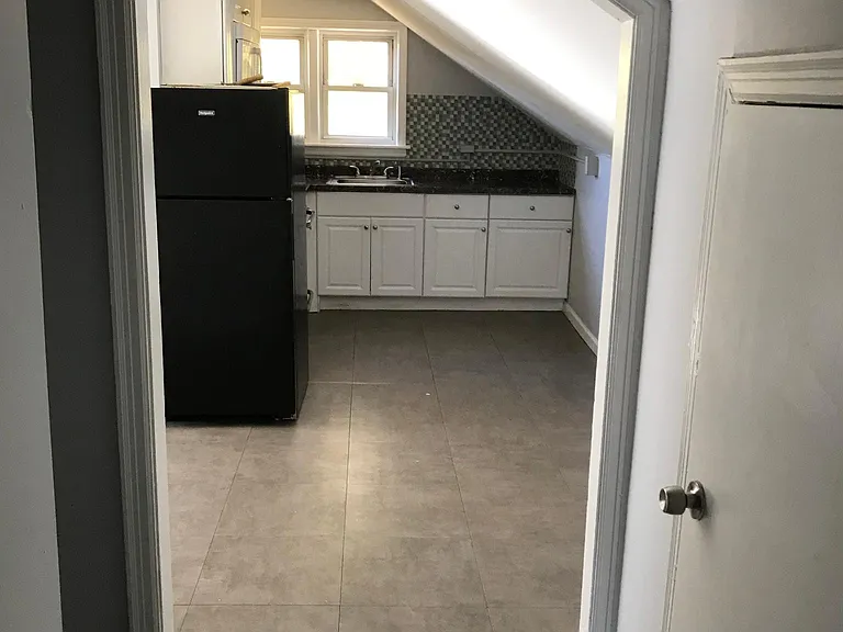 108 Franklin St #3 — Photo 4
