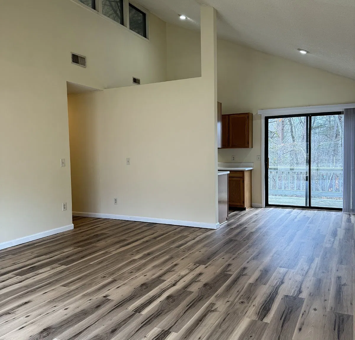 2 bed, 1.5 bath, 961 sqft, $1,150 — Photo 4