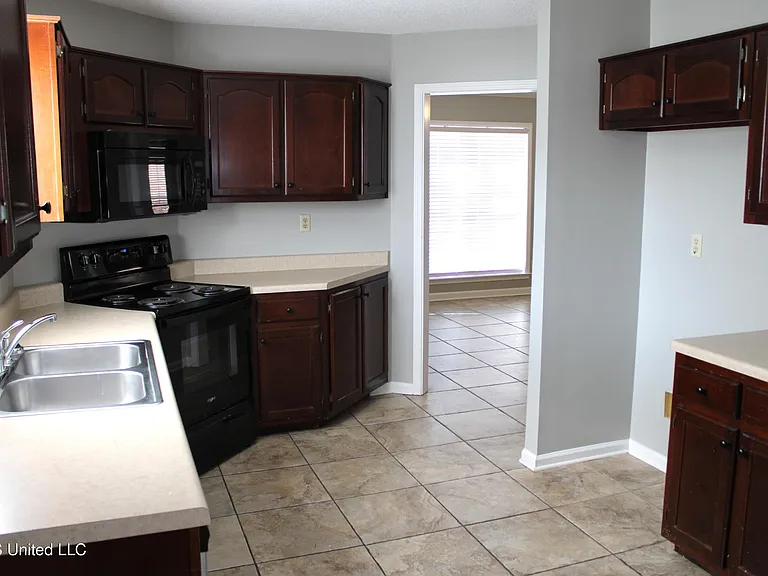 6849 Dogwood Mnr W — Photo 9