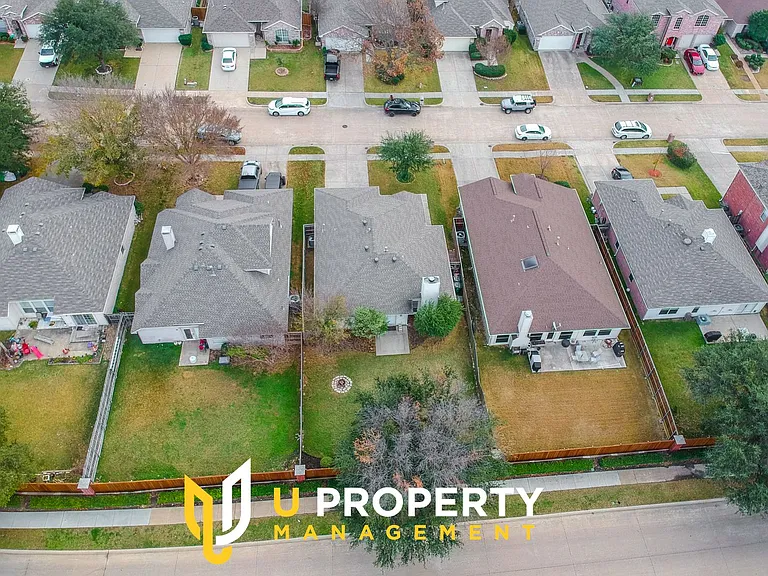 2211 Lilac Cir — Photo 28
