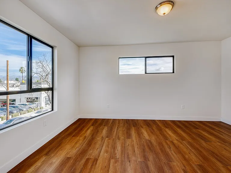 11508 Emelita St — Photo 14