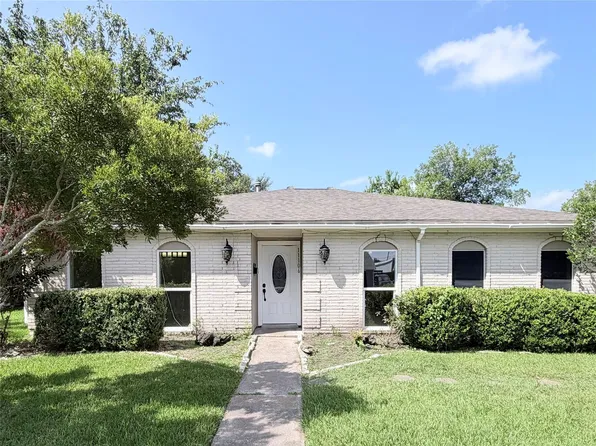 11106 Sageriver Dr, Houston, TX 77089