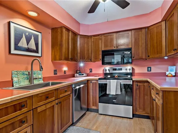 50 S Bay Dr Unit 19, Narragansett, RI 02882