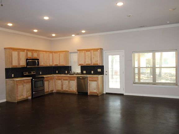 2nd image of 51 Westview Cir
