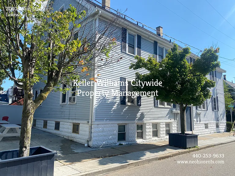 Renovated 1 bedroom/1 bath available in Lakewood! — Photo 21