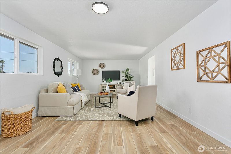 5th image of 3211 Herren Avenue