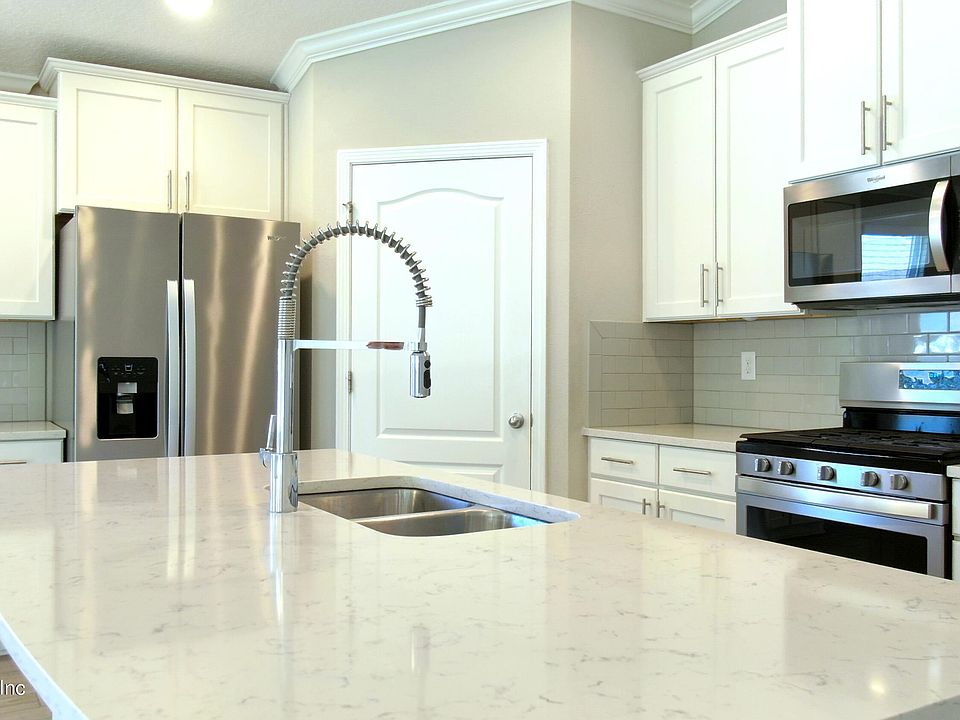 1st image of 36 WEMYSS Place