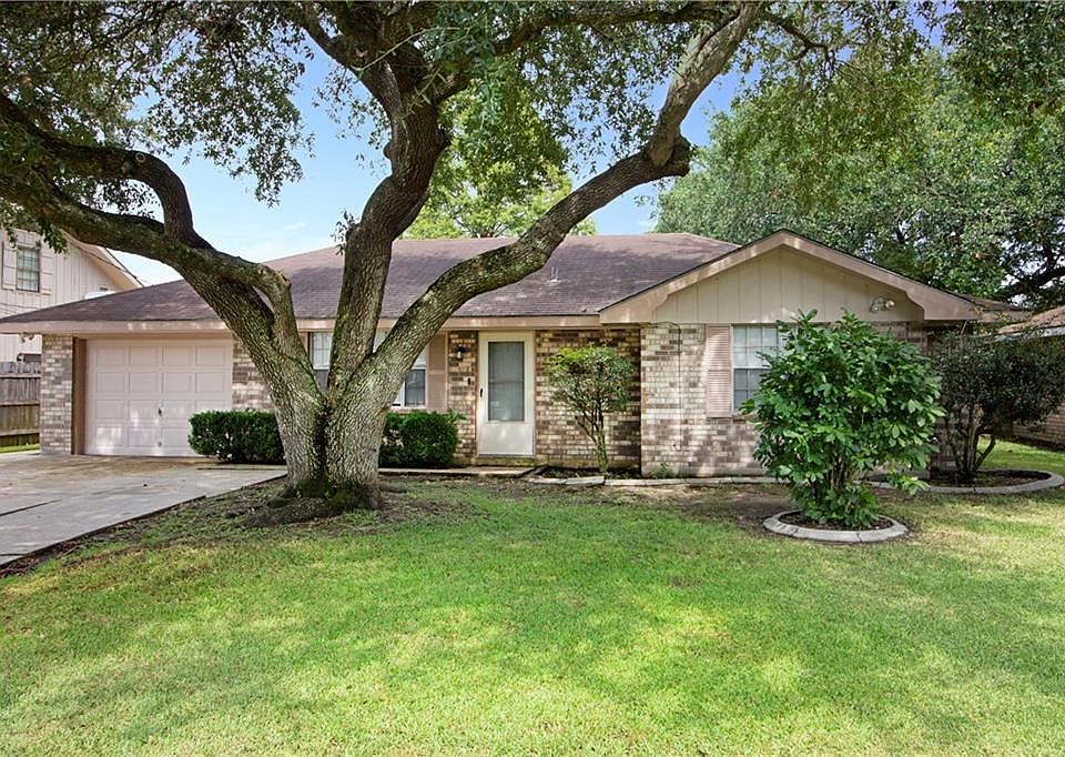 1st image of 322 Magnolia Ave
