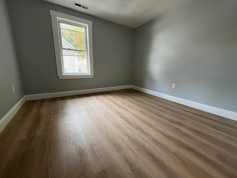 717 Main St #3 — Photo 8