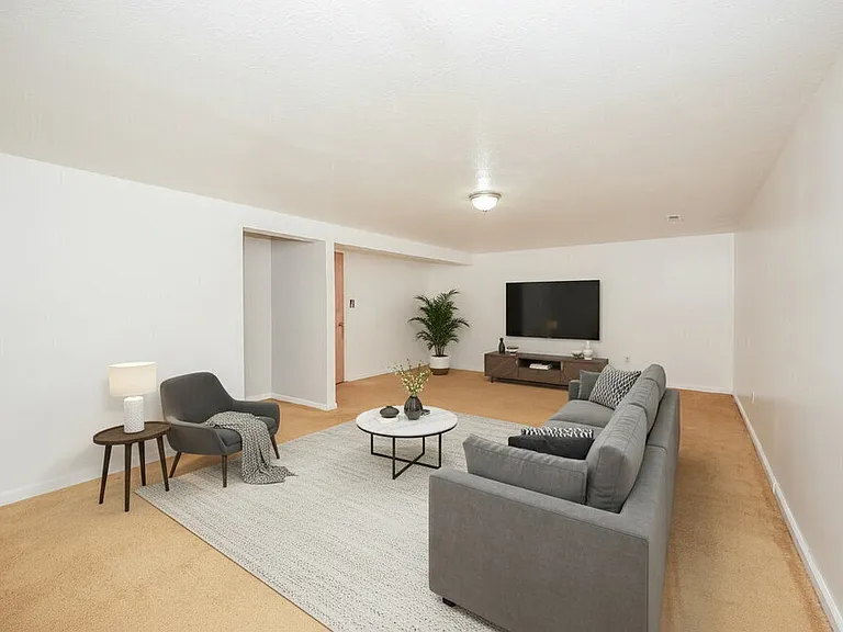 9471 Madison Ln — Photo 14
