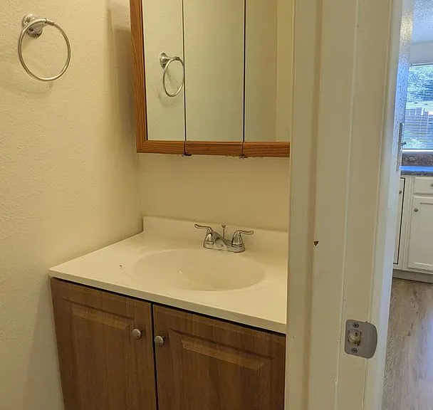 7815 NE 117th Ave — Photo 7