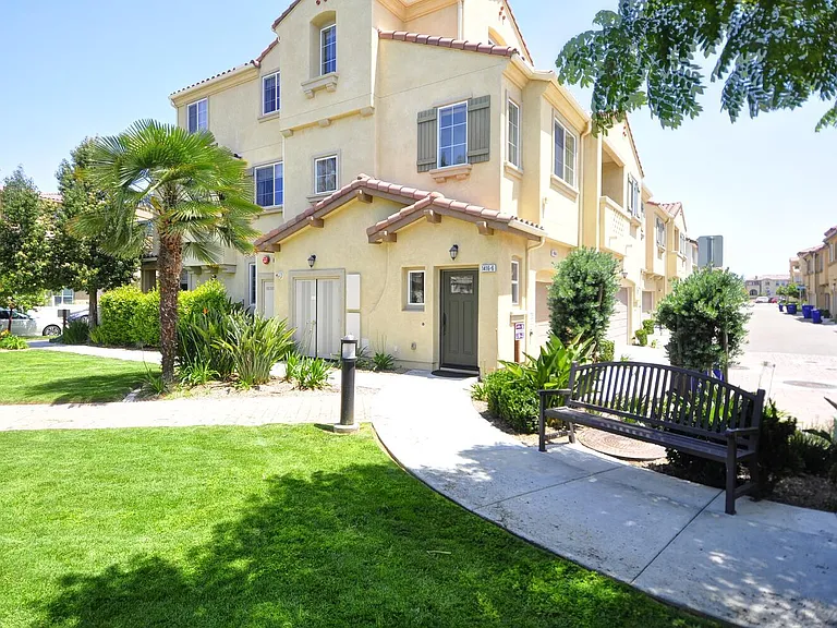 1416 Santa Diana Rd #6 — Photo 4