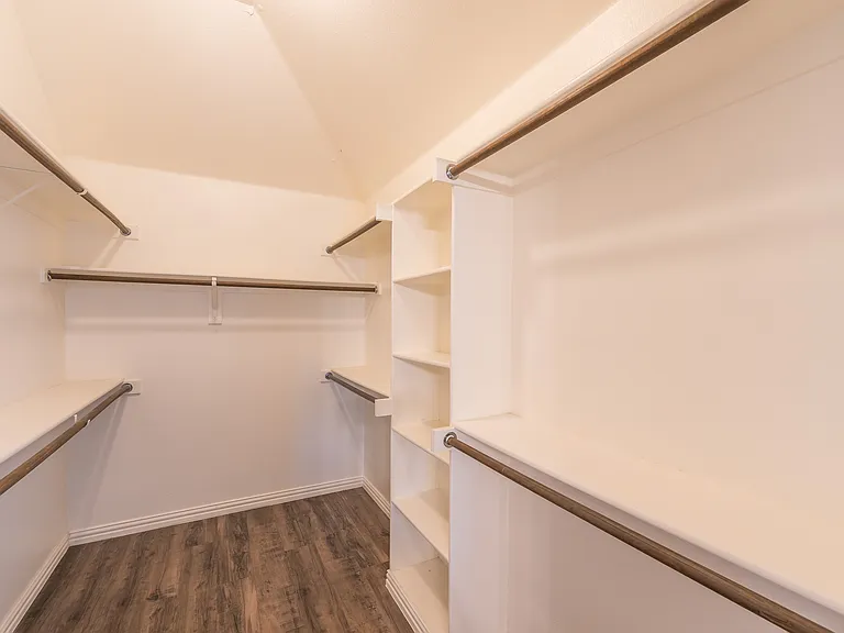 918 Witherby Ln — Photo 22