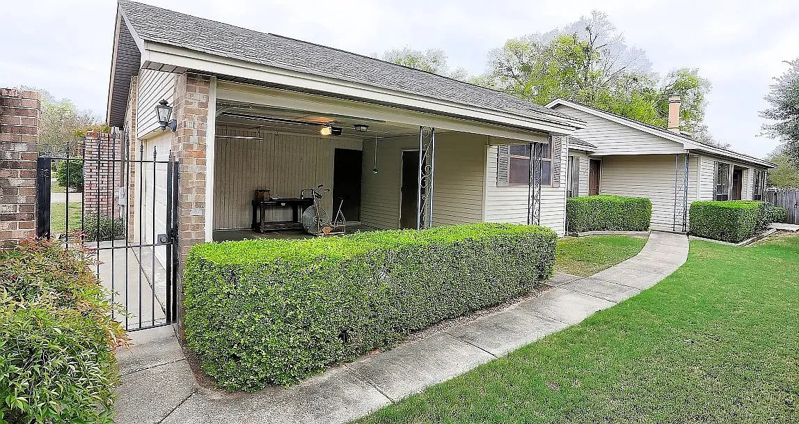 1520 Katrina Pl — Photo 2