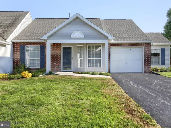7 Briarly Dr, Carlisle, PA 17015
