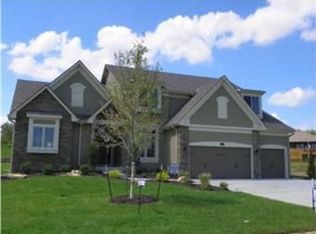 1817 NE Park Summit Blvd, Lees Summit, MO 64064