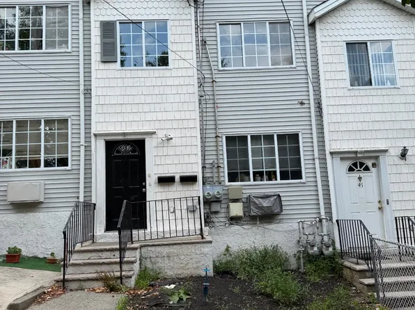 43 Benziger Ave, Staten Island, NY 10301